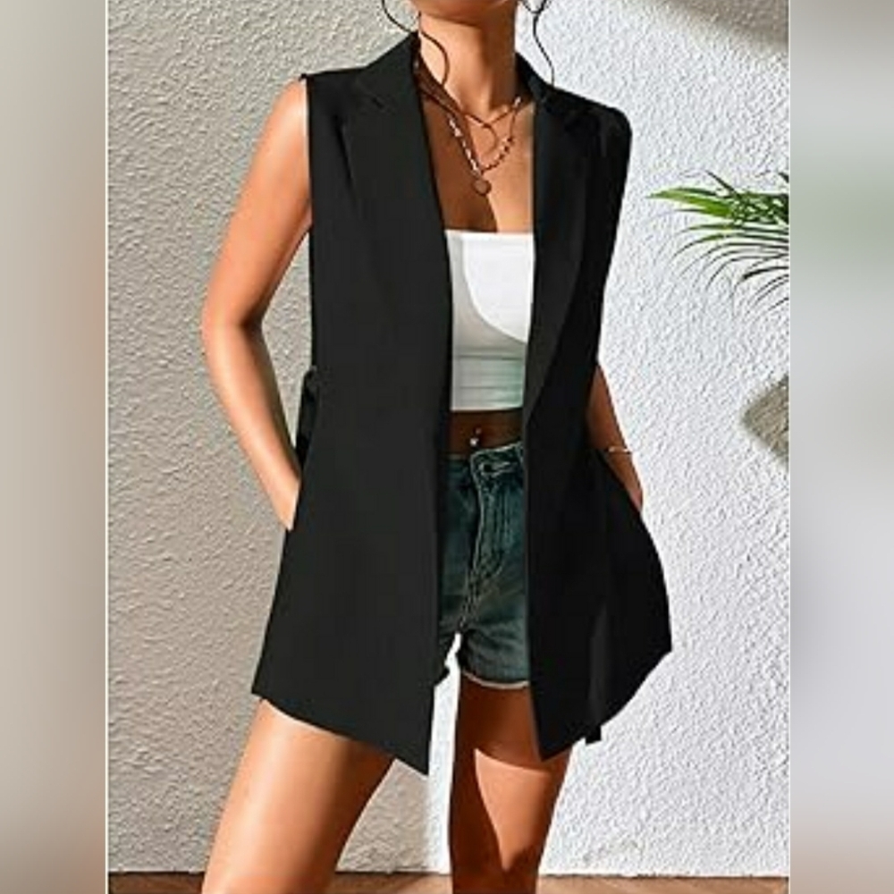 XOXO Women's Long Black Sleeveless Jacket .size:M